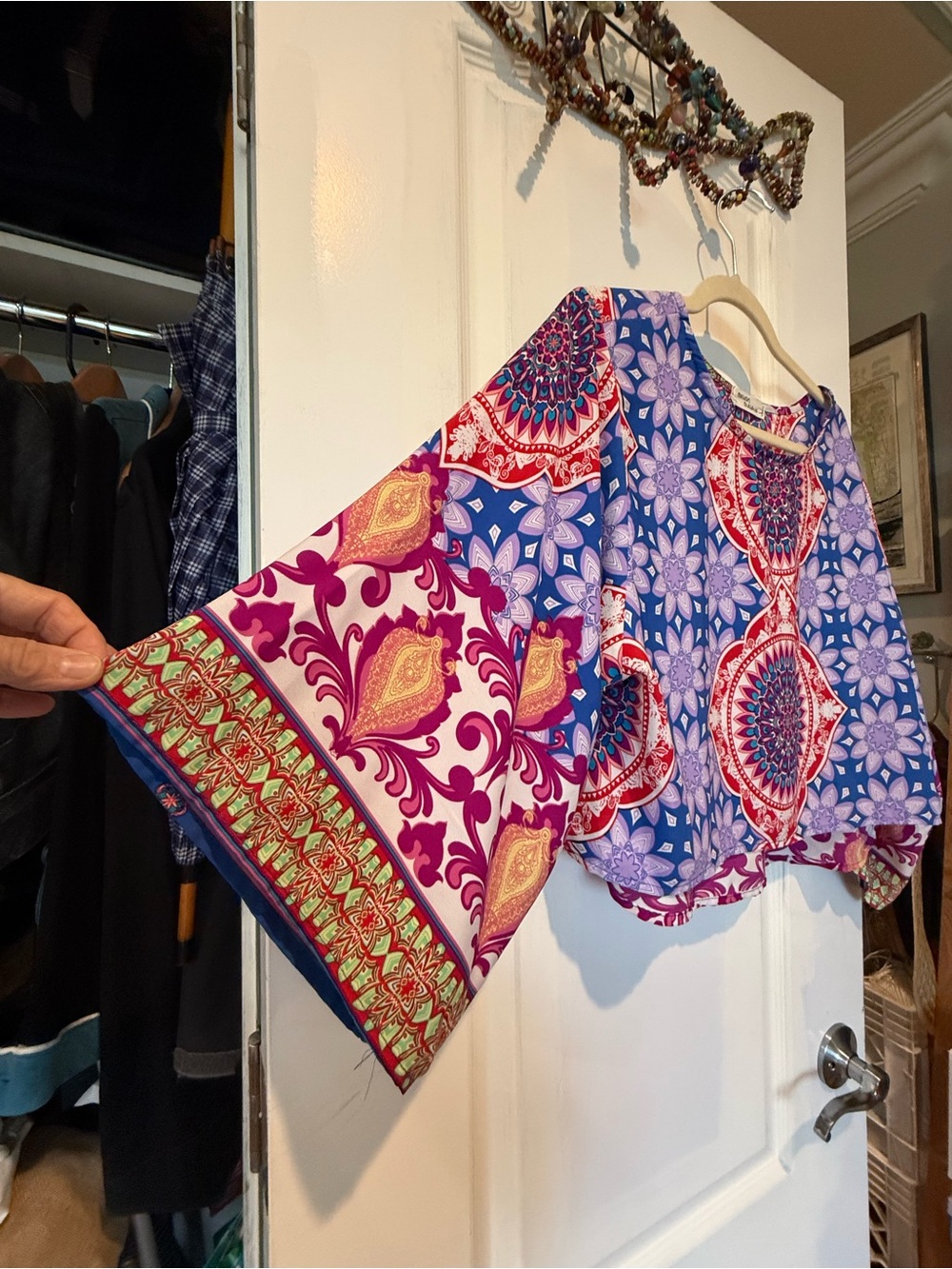 Super colorful patterned crop top with kimono sleeves. - Picture 3 of 6